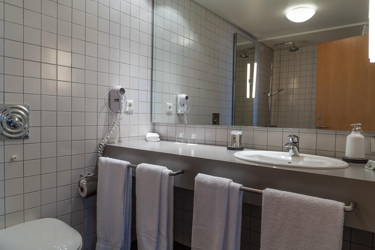Hotel Isafjoerdur - Torg イーサフィヨルズゥル エクステリア 写真